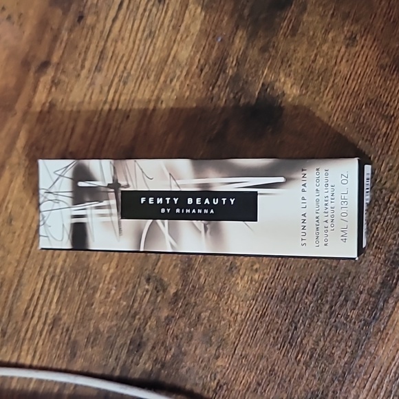 Fenty Undefeated Stunna Lip Paint Longwear Fluid Lip Color NWT Rihanna line - Picture 4 of 6
